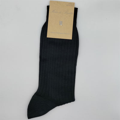 Meias de Cano Curto Caneladas em Preto de 100% Algodao